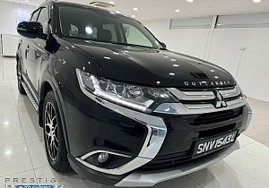 Mitsubishi Outlander 2.4 CVT AWD Sunroof Facelift 2015 Black